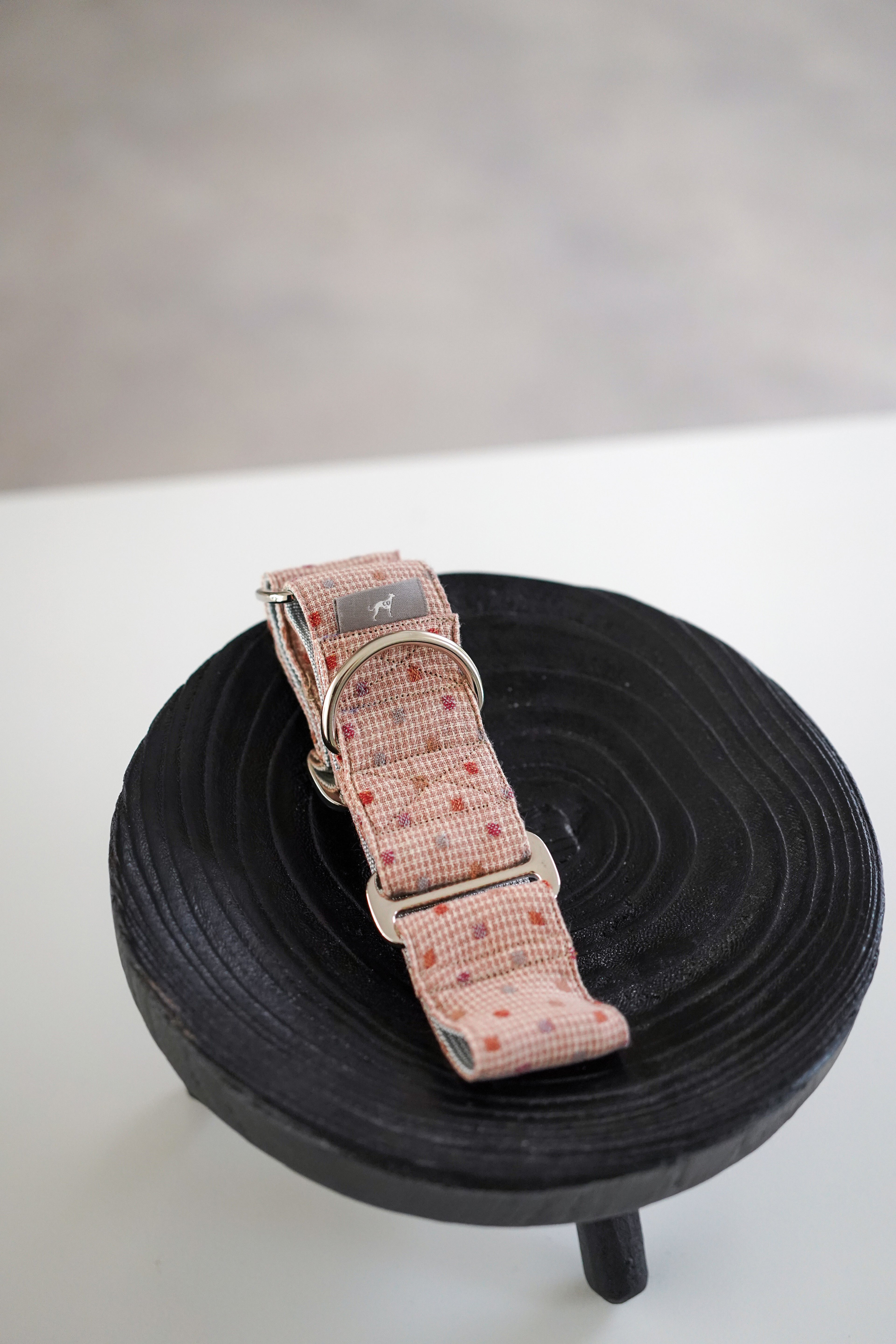 Martingale Collar Blush
